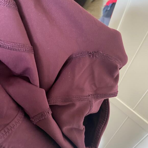 Lululemon Cassis Berry Wine Leggings Crops Size 4 - Picture 4 of 7